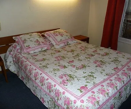 Nouvel 18 Szálloda 2*